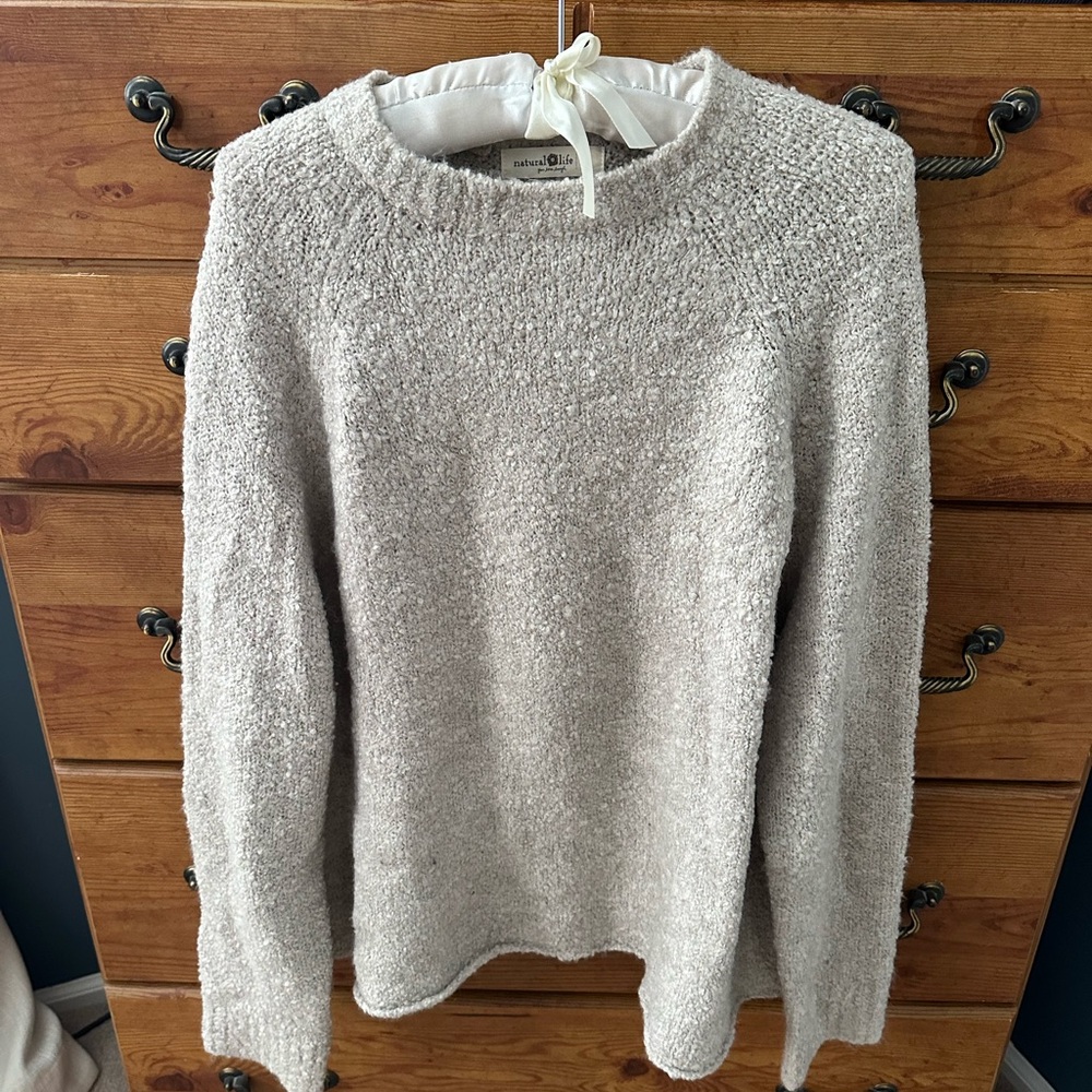 NATURAL LIFE Light Gray Bouclé Crewneck Sweater
